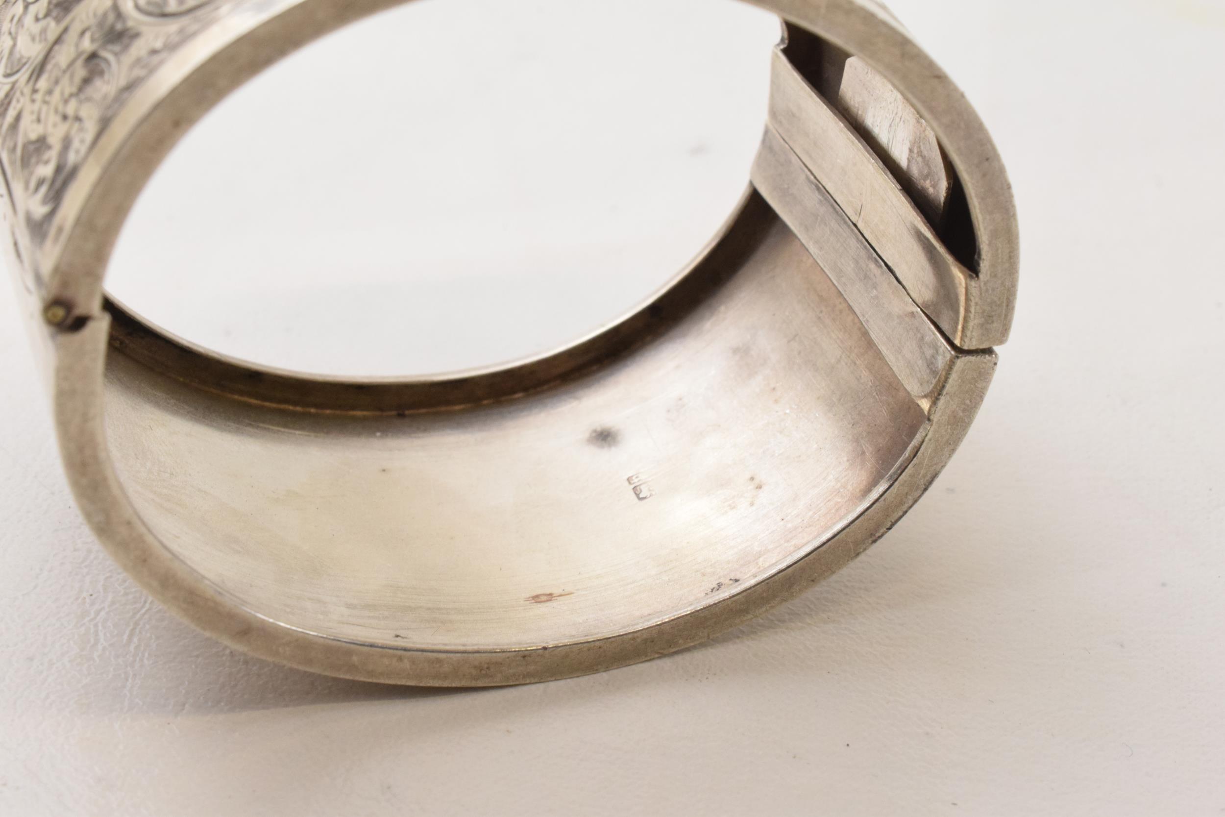 Silver wide engraved bangle with floral decoration, Birmingham 1915, 33.8 grams. - Image 3 of 3