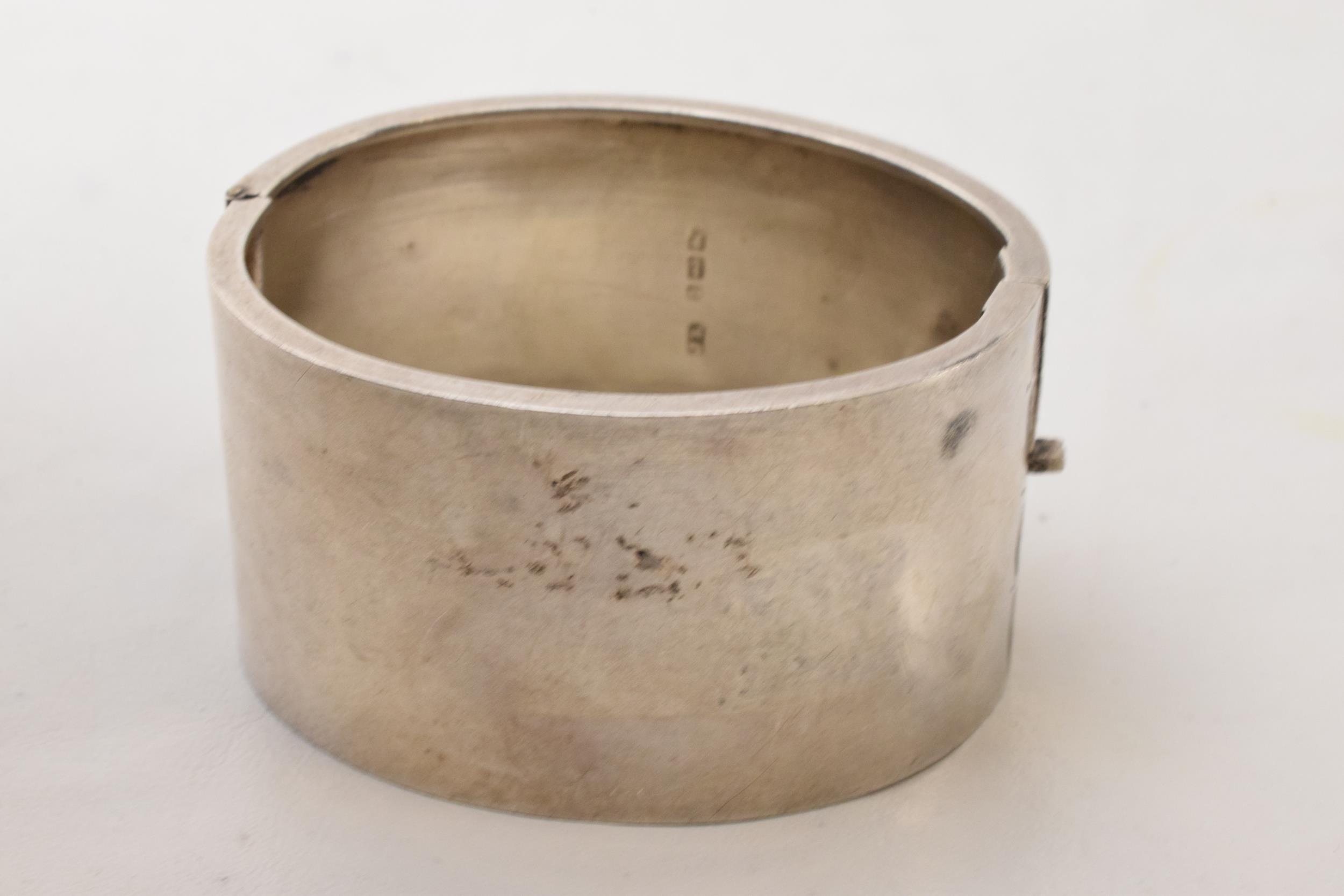 Silver wide engraved bangle with floral decoration, Birmingham 1915, 33.8 grams. - Image 2 of 3