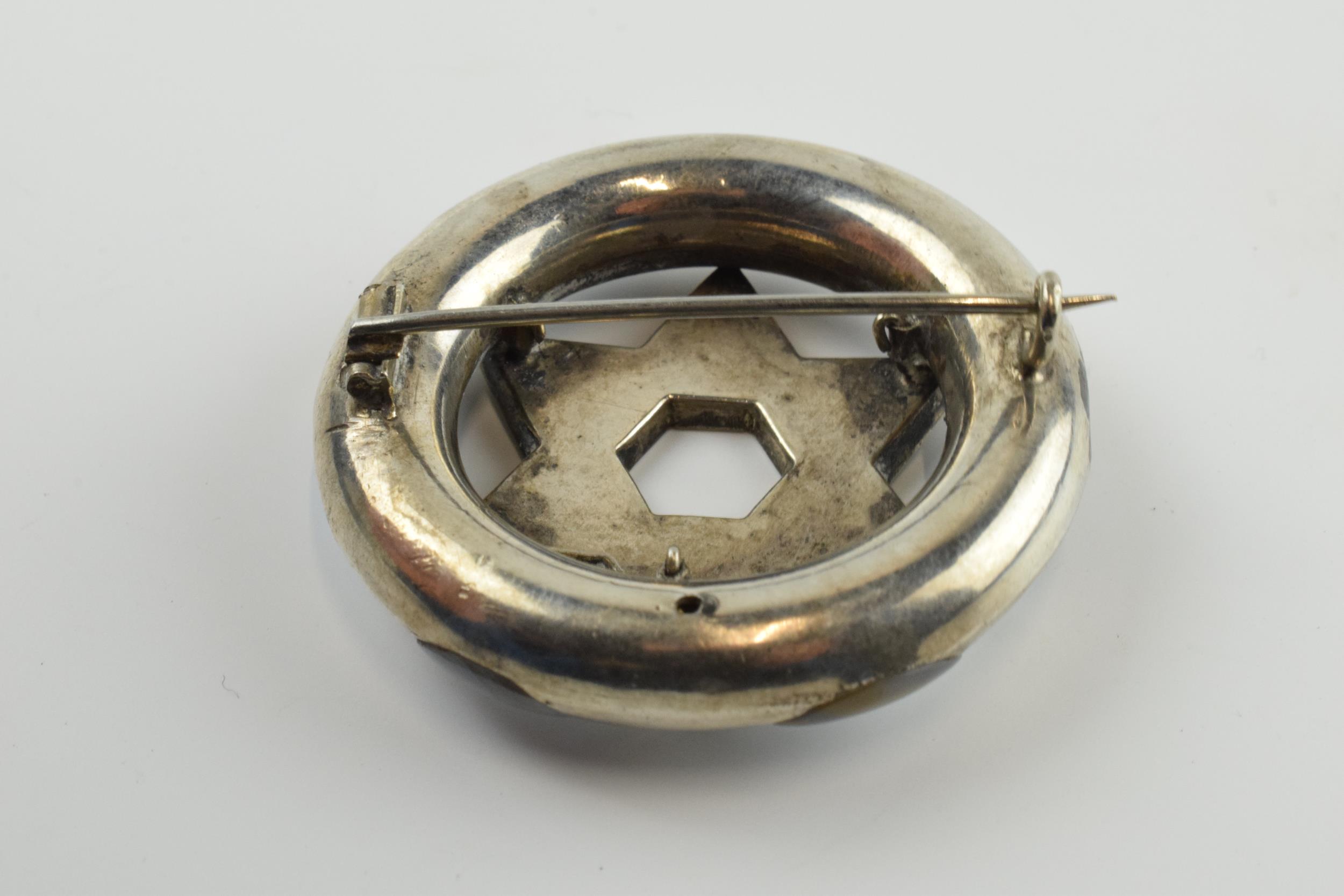 Victorian silver and Scottish agate brooch with the Star of David, 48mm wide, unmarked. - Image 4 of 4
