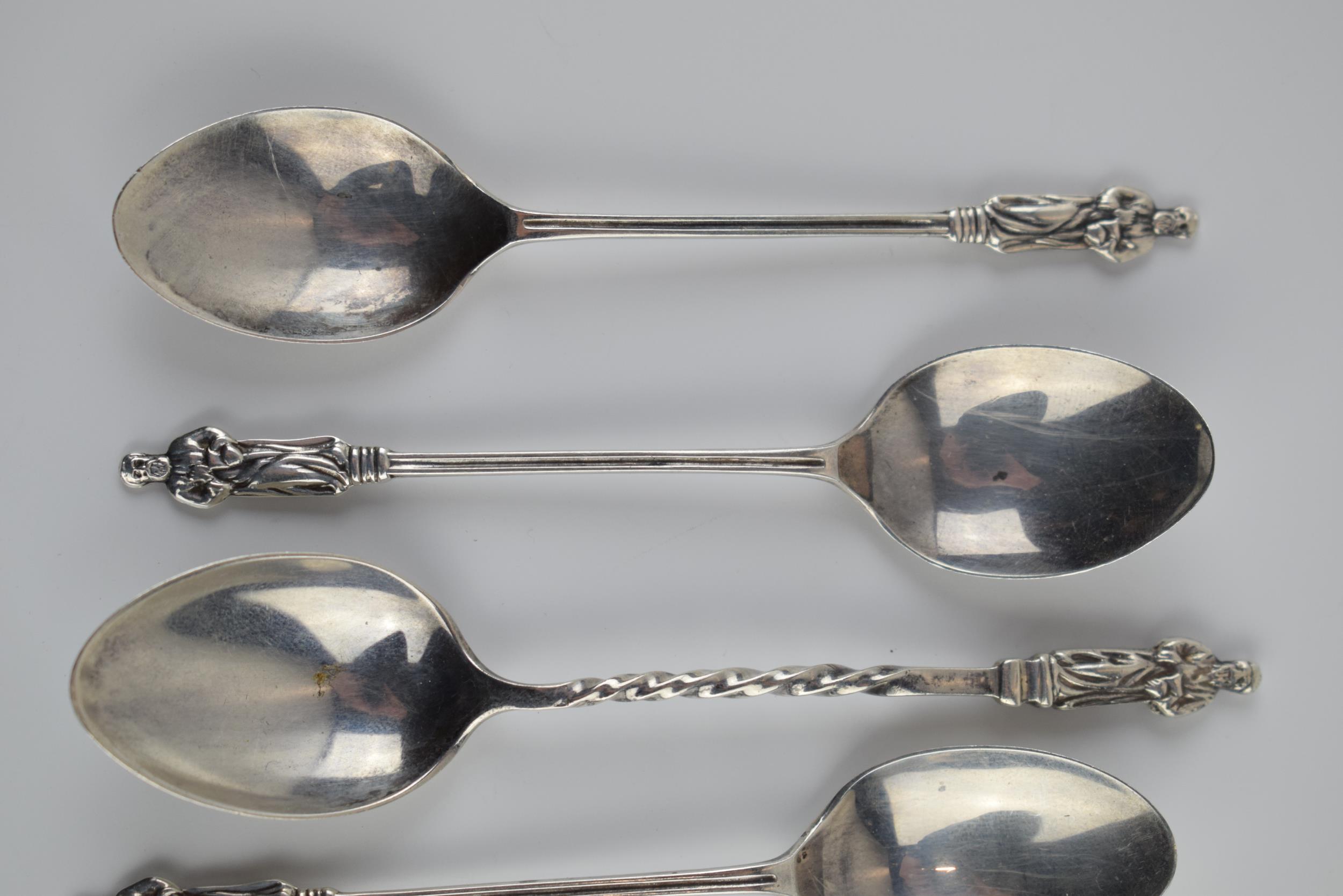 A collection of silver apostle spoons, 40.0 grams (5). - Image 2 of 4