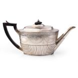 Victorian hallmarked silver teapot with engraved decoration, 362.7 grams / 11.66 oz gross weight,