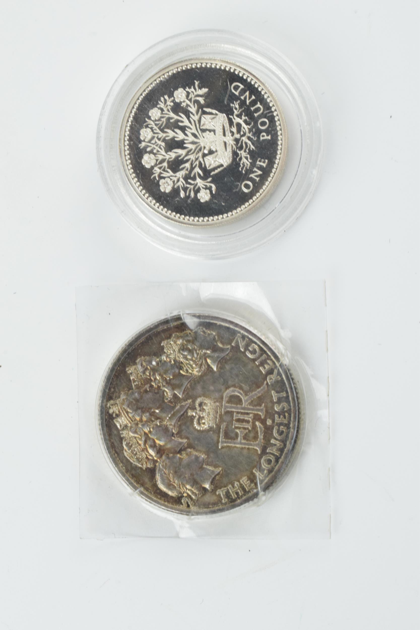 QEII 1991 silver proof £1 coin with 2015 £20 coin, combined face value £21 (2). - Image 2 of 3