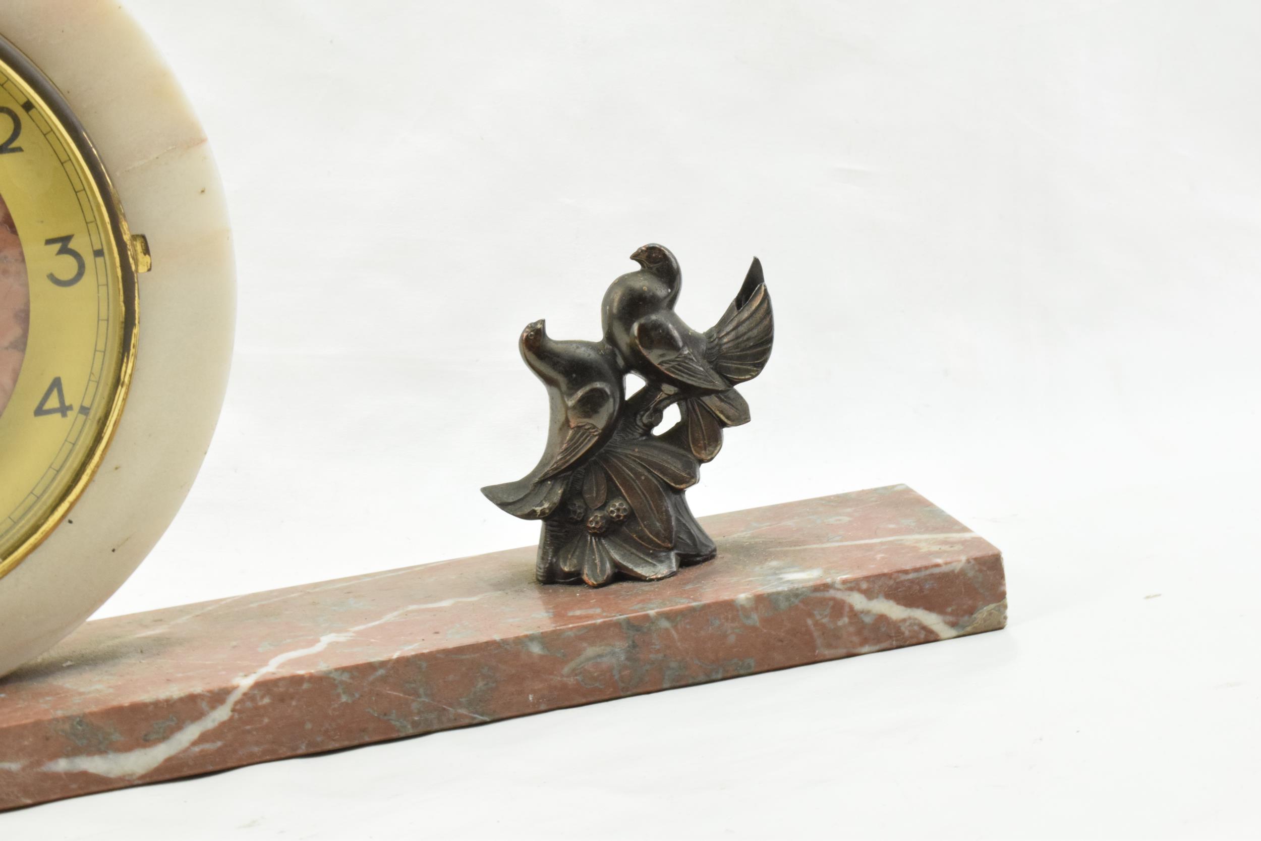 French Art Deco mantle clock with a pair of doves, 42cm long. - Image 3 of 3