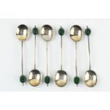A set of 6 silver tea spoons with coffee bean finials, 39.3 grams, Birmingham 1932 (6).