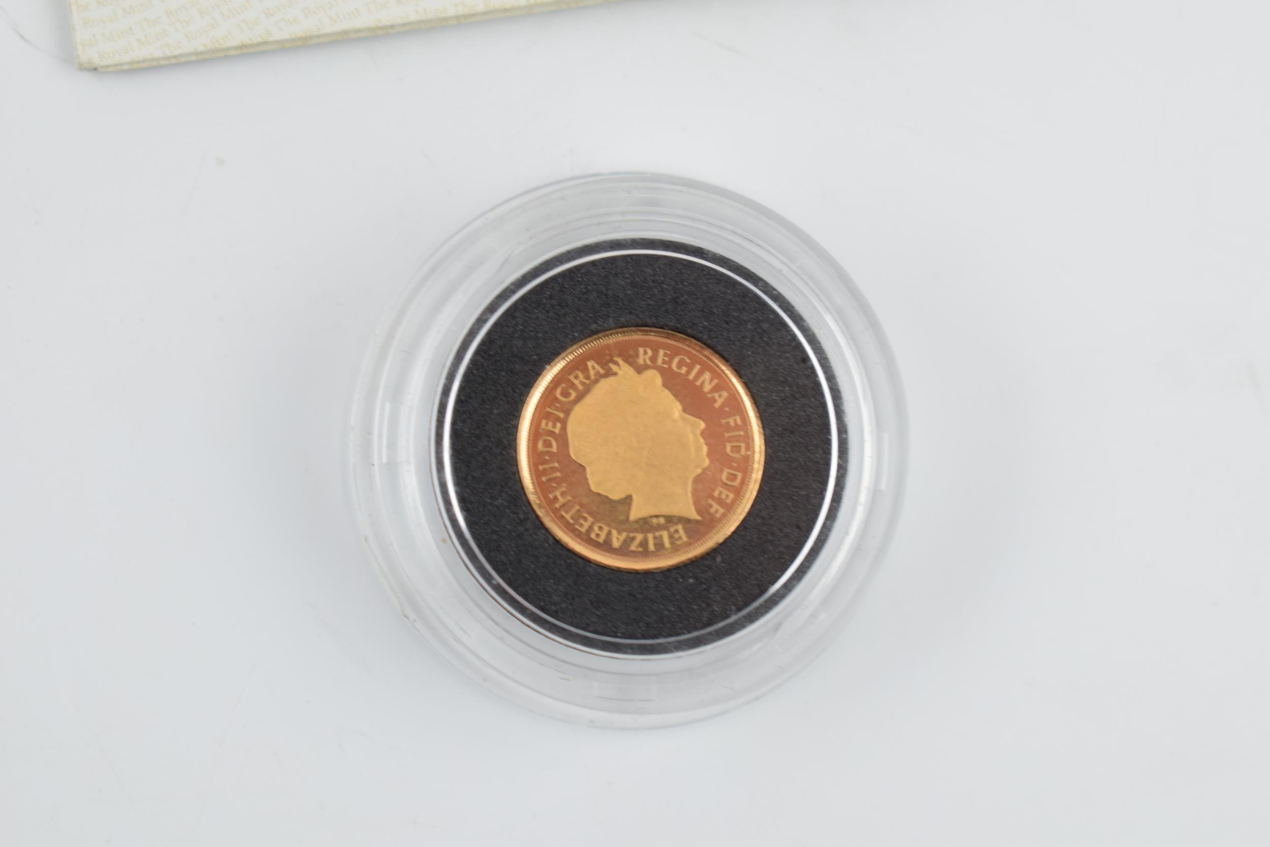 22ct gold Quarter Sovereign QEII 2010 with certificate. 1.99 grams. - Image 3 of 3