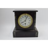 Late 19th / early 20th century slate mantle clock with pendulum and engraved decoration, 20.5cm