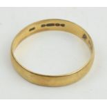Ladies 9ct gold wedding band. London hallmark. Ring size U. Weight 1.7g.