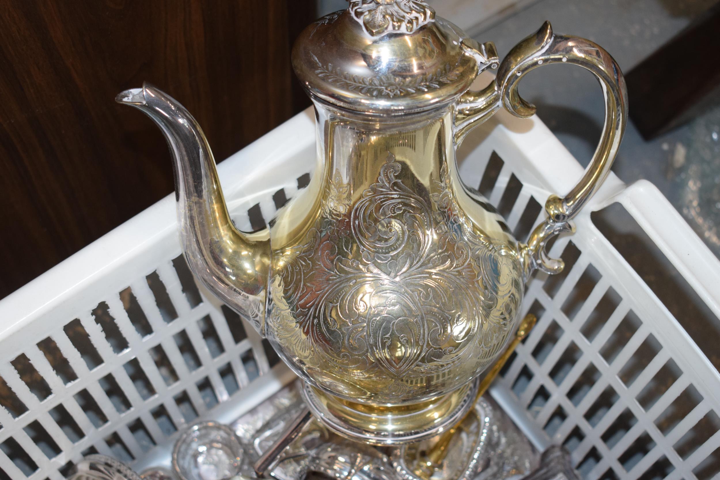 Metalware to include silver plated tea pot, cruet set, glass items and others (Qty). Collection - Image 2 of 4