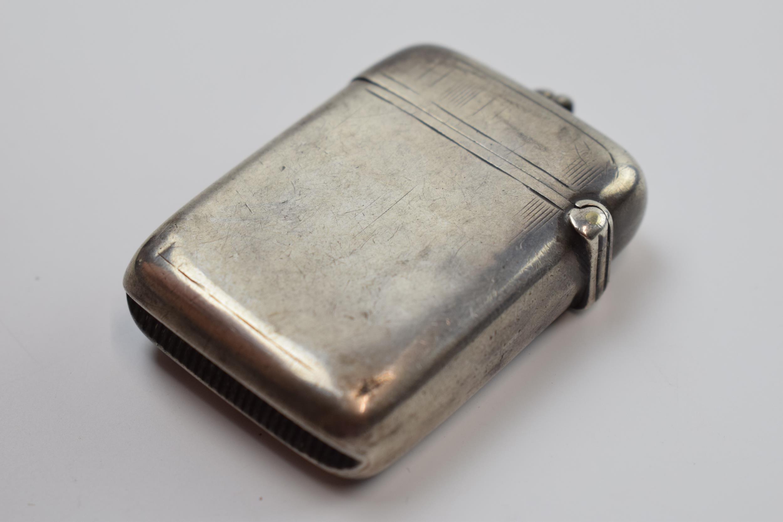 Hallmarked silver vesta case, Chester 1902, 29.4 grams. - Image 2 of 3