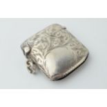 Hallmarked silver vesta case with engraved decoration, 14.7 grams, Birmingham 1909.