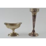 Silver vase with pierced decoration, Birm 1911, loaded base, 14cm tall, a .800 silver pedestal bowl,