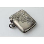 Hallmarked silver vesta case with engraved decoration, 16.6 grams, Chester 1903.