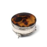 Silver lidded trinket box with tortoiseshell insert with loose interior, 8cm diameter, Birmingham