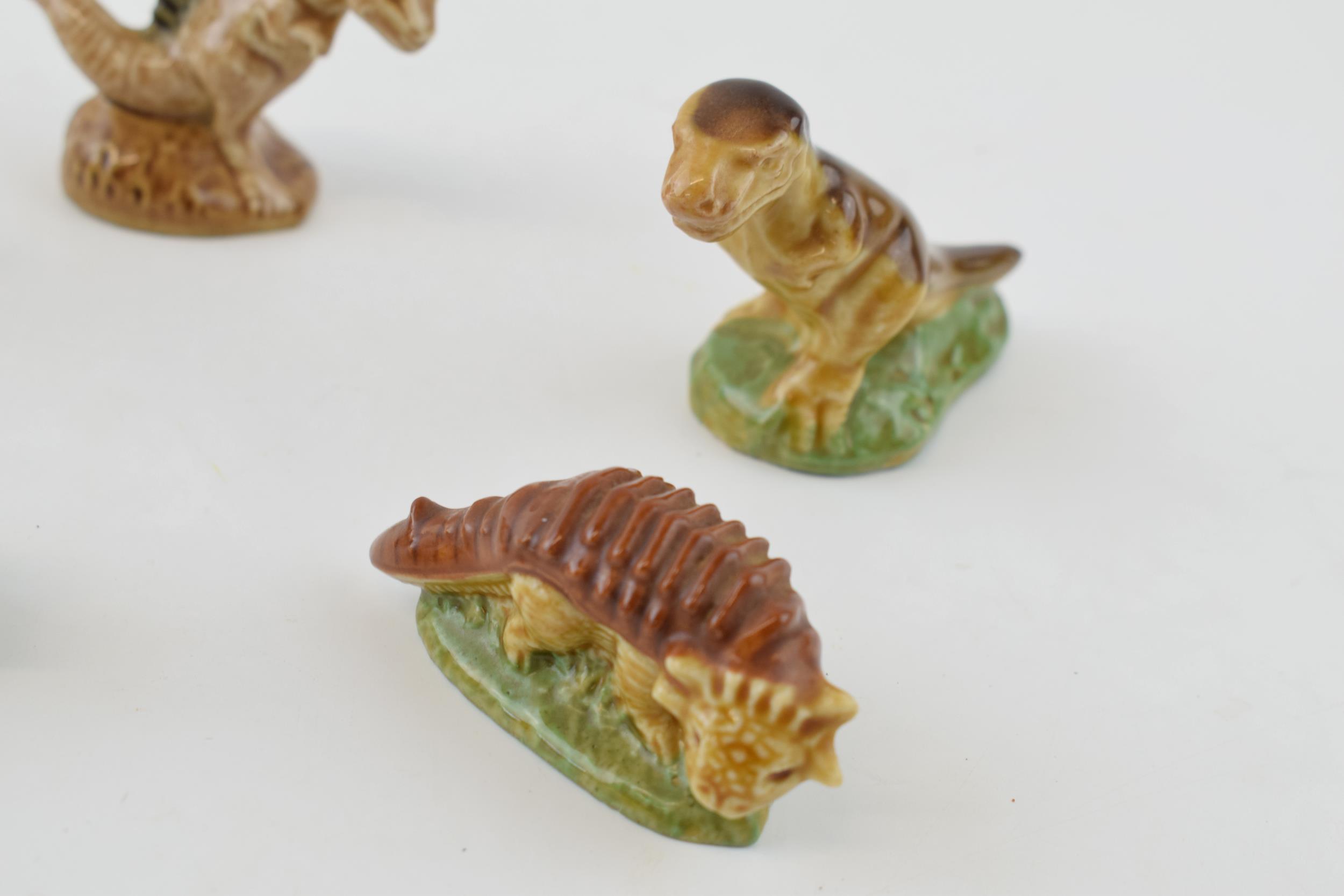 A collection of Wade Dinosaurs, set 1, issued in 1993 (5). In good condition with no obvious - Image 3 of 3