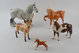 Beswick animals to include a grey 818 shire, a skewbald pinto, a deer and others (5 - all with