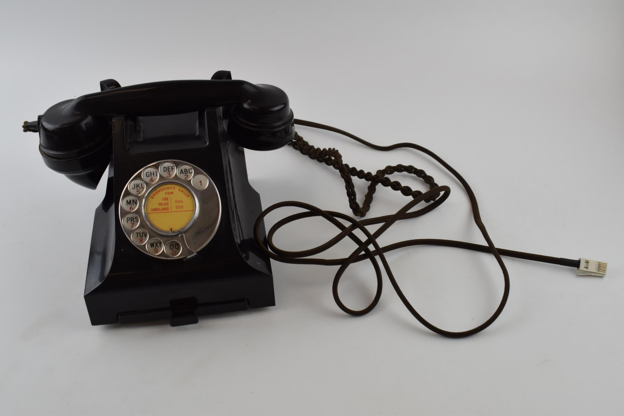 Vintage bakelite telephone and base, with wire. - Image 4 of 4
