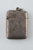 Hallmarked silver vesta case with engraved decoration, 13.6 grams, Chester 1905.