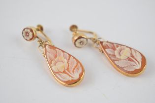 Very fine pair of well carved cameo drop earrings, set in 14k gold, weight 5.6g, height 40mm.
