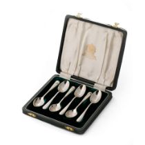 A cased set of 6 silver rat tail tea spoons, Birmingham 1959, 104.1 grams.