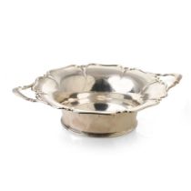 Hallmarked silver table centrepiece / two handled bowl, with shaped edge, 769.2 grams / 24.73 oz,