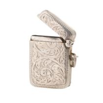 Hallmarked silver vesta case with engraved decoration in the form of a heart, 16.0 grams, Birmingham