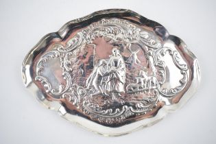 Hallmarked silver embossed pin tray with a romantical scene amongst sheep, London 1904, 33.6