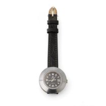 Ladies's vintage Rado date Dia Star wrist watch, comprising a round black dial. Stainless steel case