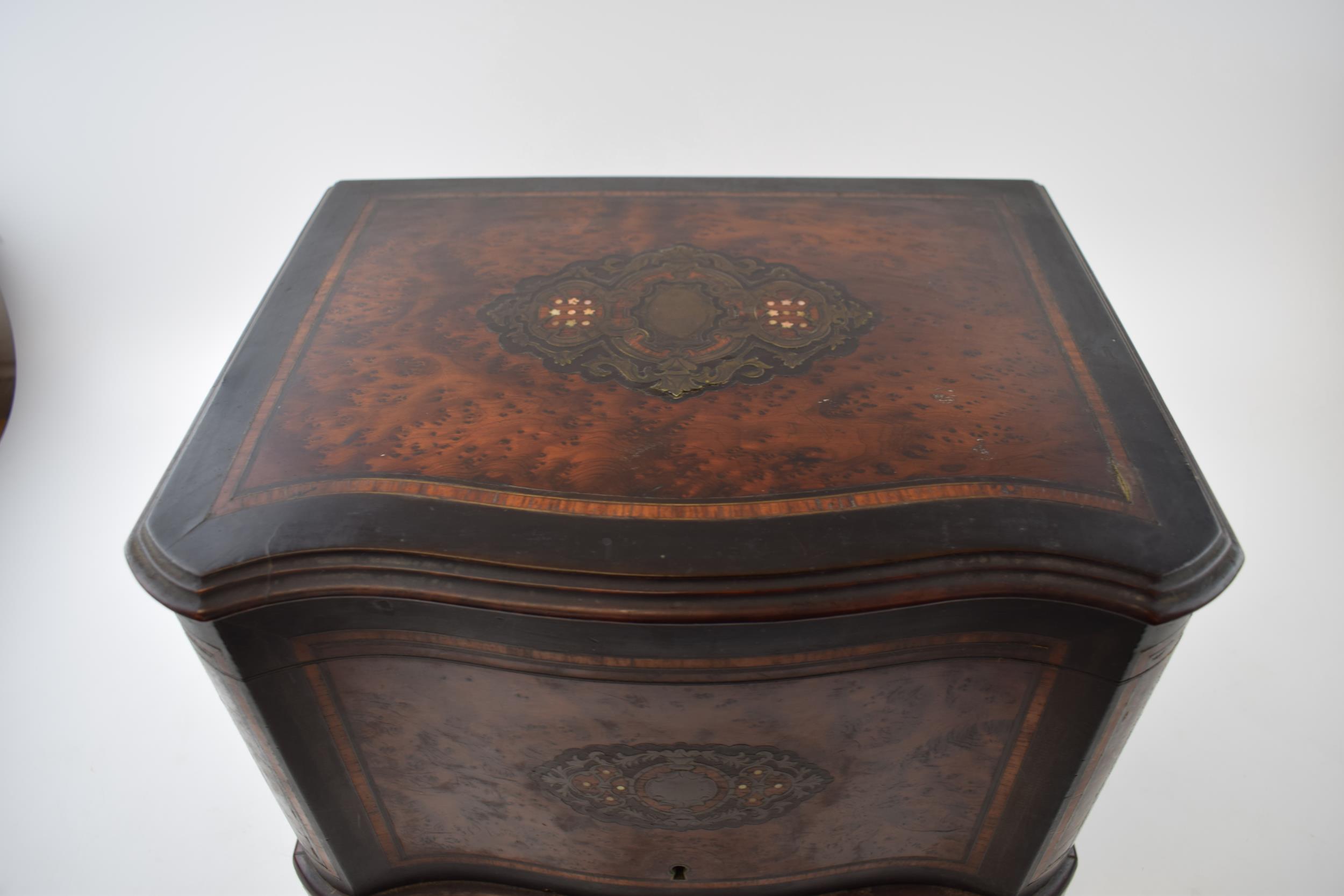 Late 19th century burr walnut cigar cabinet with Mother of Pearl inlaid decoration, with 5 shelves - Image 4 of 10