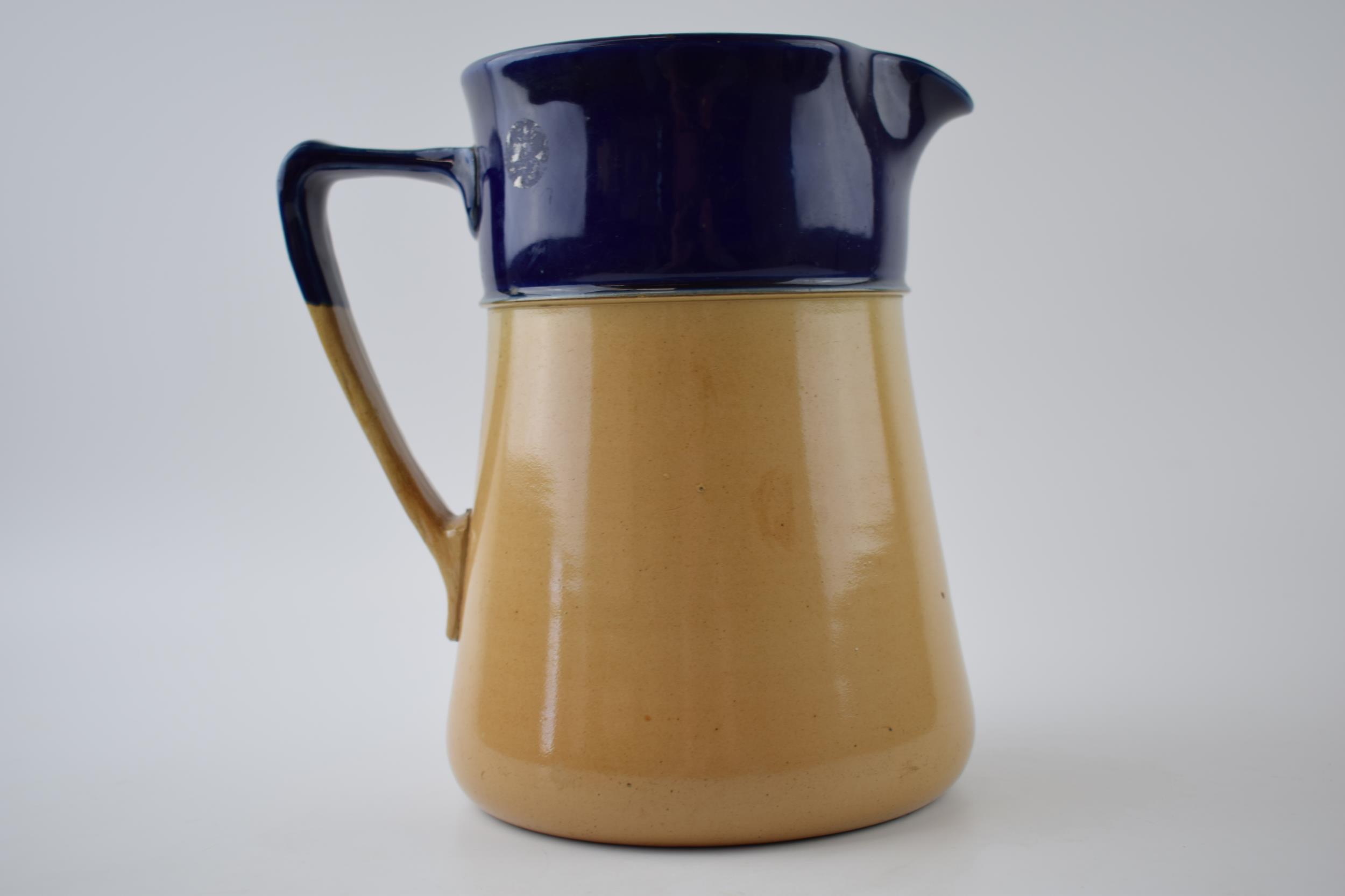 Royal Doulton advertising jug, in two tone colours, Hotel Washington Colon RP, 22cm tall. In good - Image 3 of 4