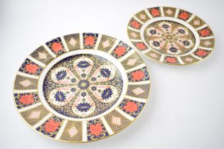 Royal Crown Derby Old Imari 1128 to include a 27cm diameter dinner plate with a 22cm diameter