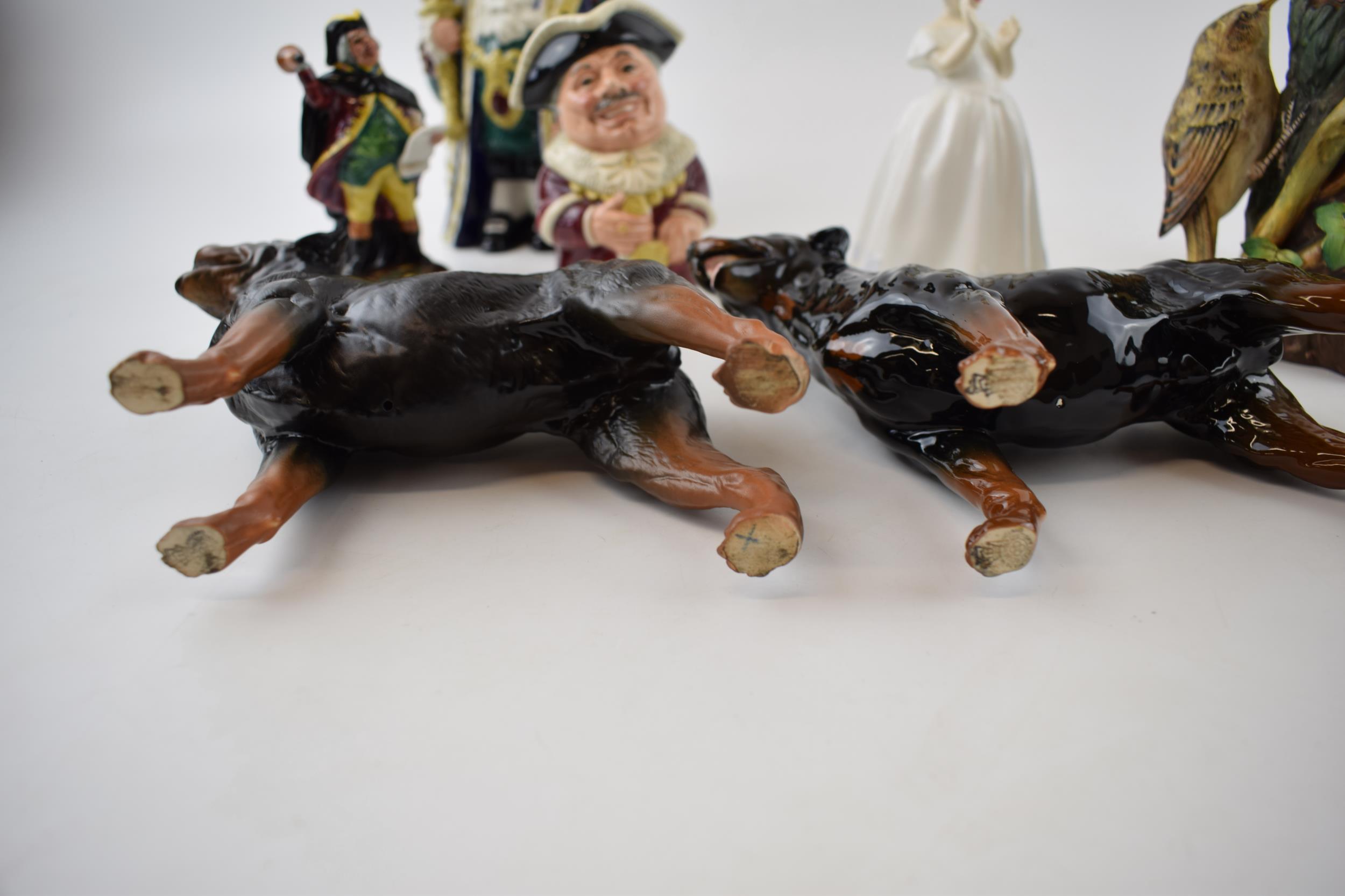A collection of ceramic items to include Two Royal Doulton Rottweiler dogs, a black and white cat, a - Image 2 of 3