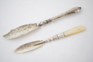 Victorian silver butter knife, Birm 1859, with patterned blade with a Mother of Pearl handled