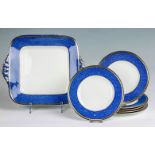 Sandwichplatte und sechs kleine Teller "Swinburne Blue" Wedgwood, Etruria