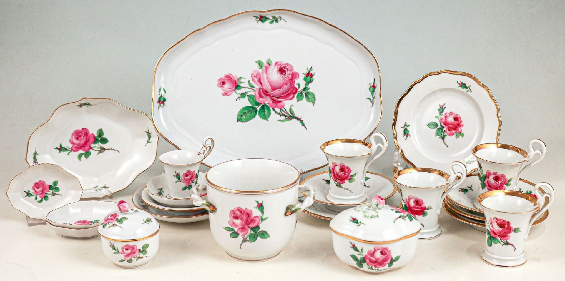 Serviceteile "Rote Rose" Meissen, nach 1860 und 20. Jh.