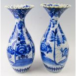Ein Paar bauchige Vasen Japan