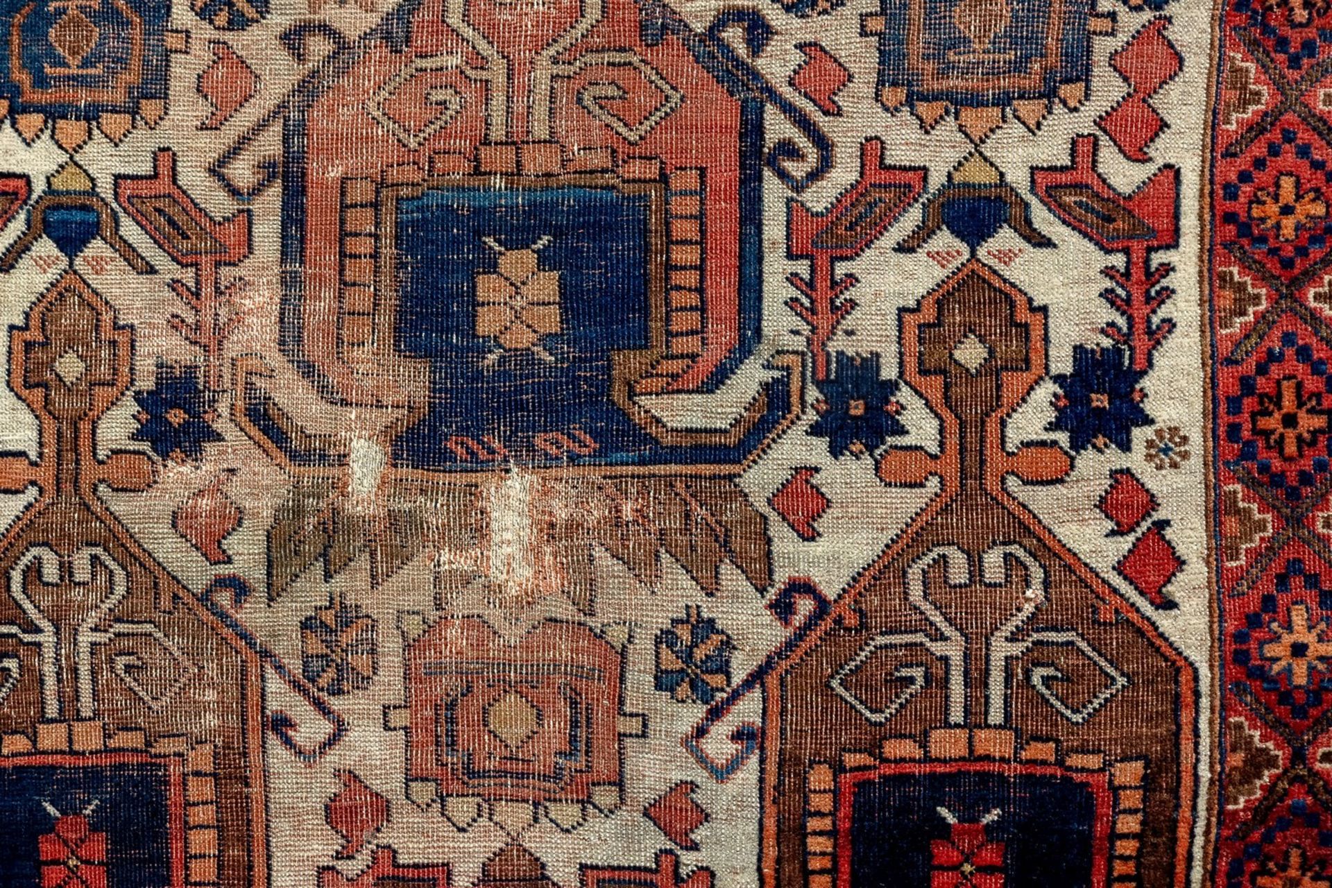 Antikes Teppichfragment , wohl Kleinasien - Image 3 of 5
