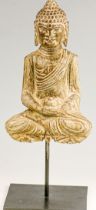 Steinfigur eines sitzenden Buddha
