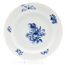 Runde Platte mit Blauer Blume für Friedrich Wilhelm IV. KPM Berlin, um 1835/40