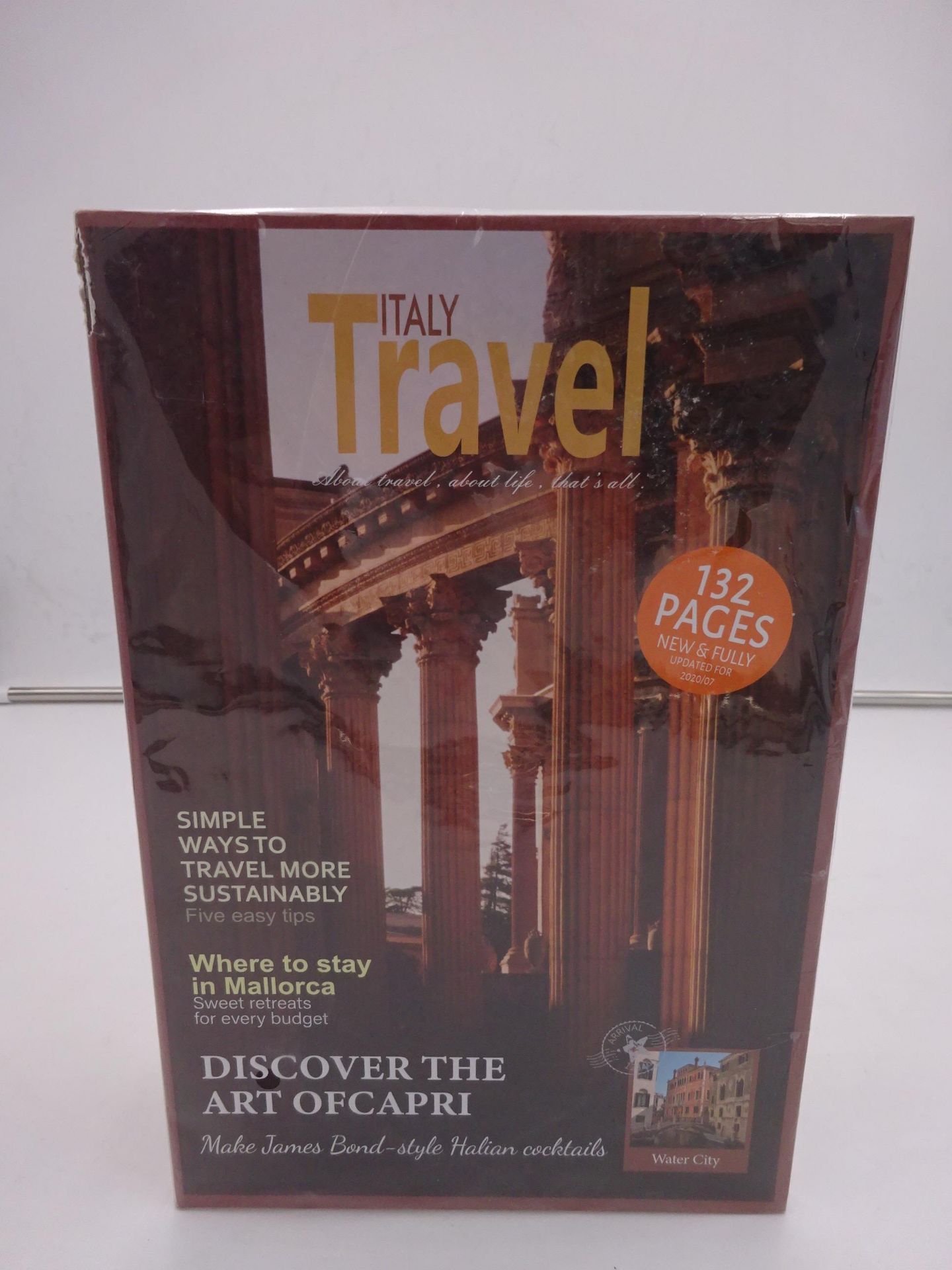 NEW ITALY TRAVEL GUIDE WITH 132 PAGES