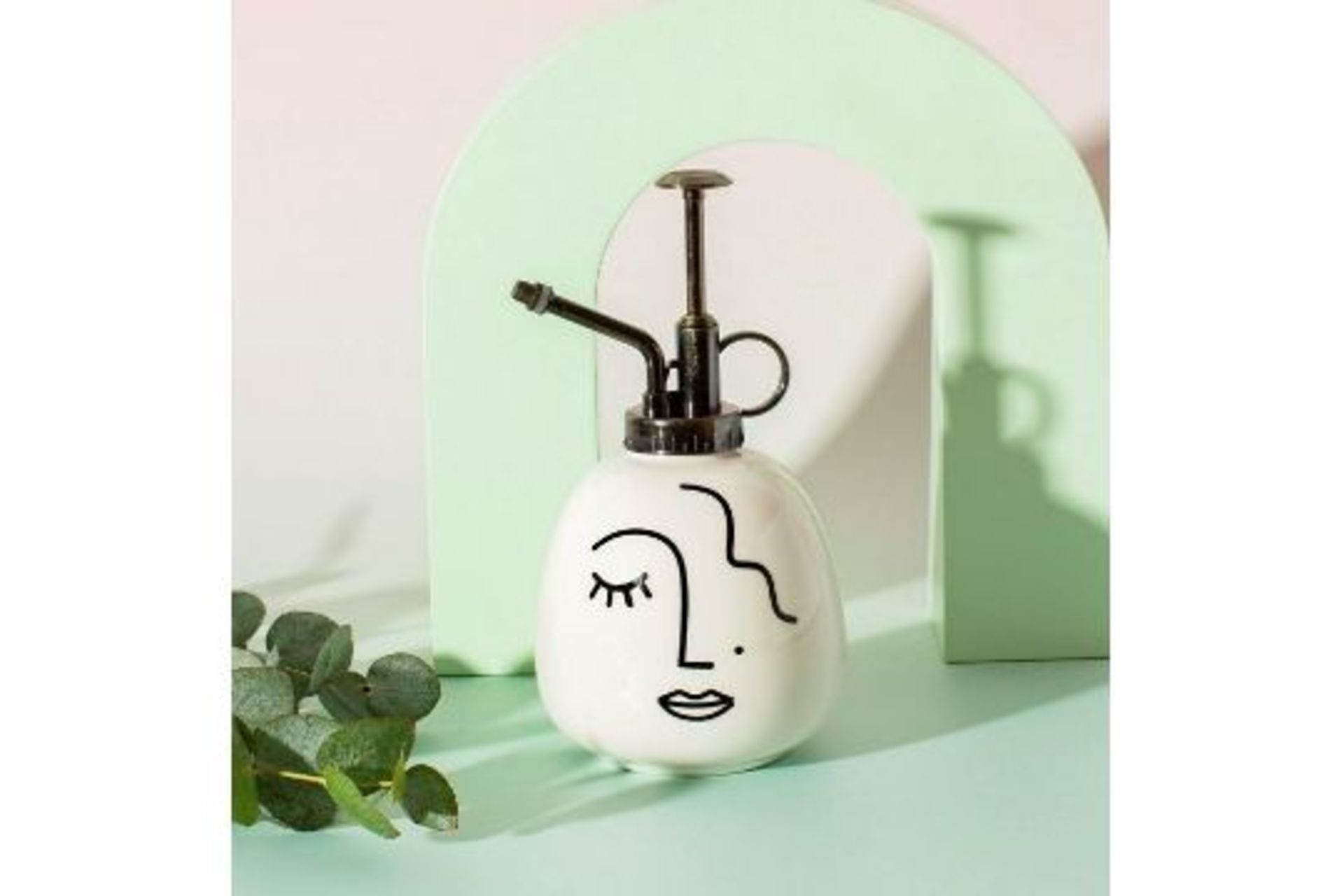 RRP £13 - NEW SASS & BELLE ABSTRACT FACE PLANT MISTER