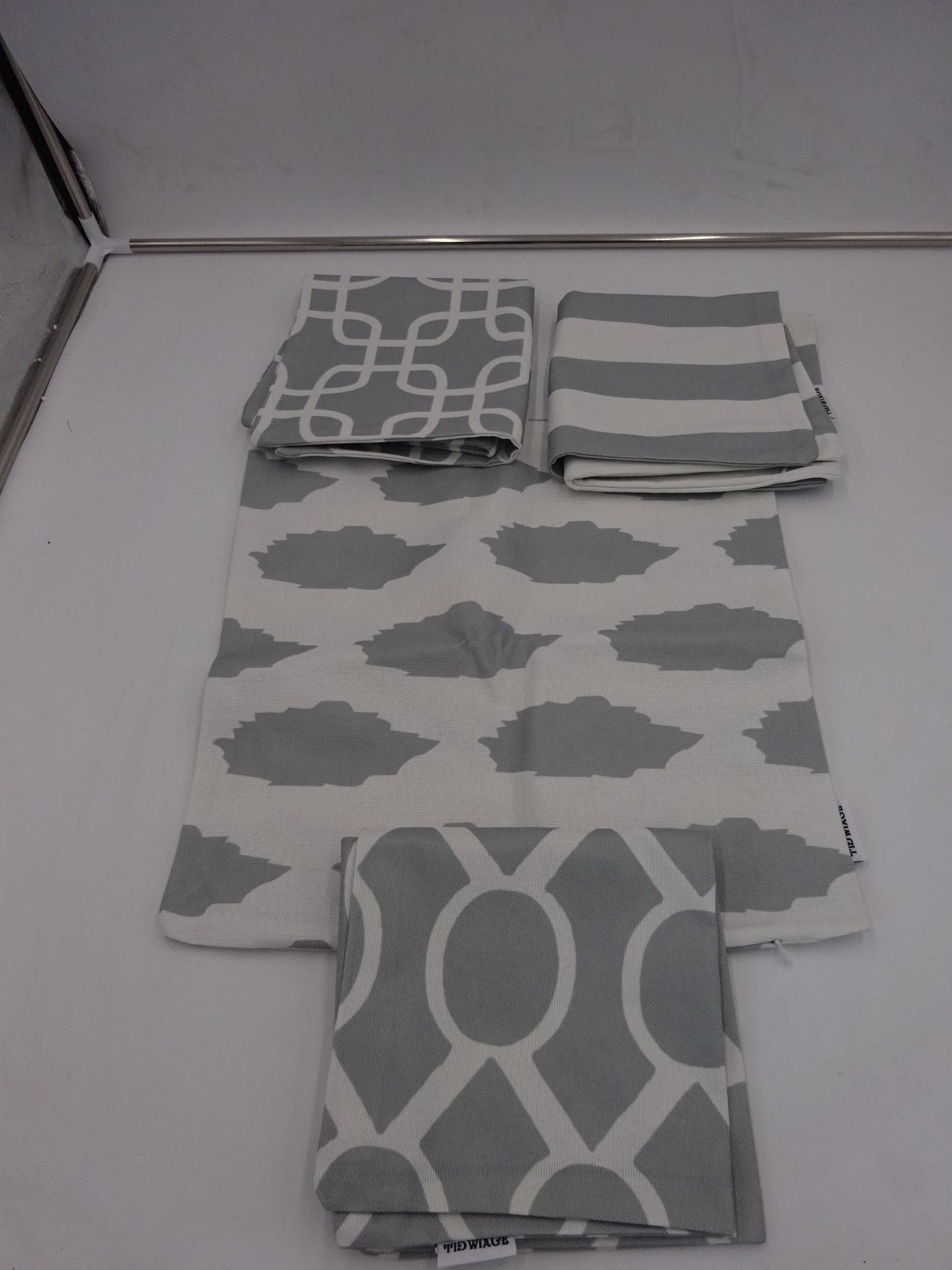 NEW SET OF FOUR GREY PATTERNED CUSHION COVERS 40 X 40CM