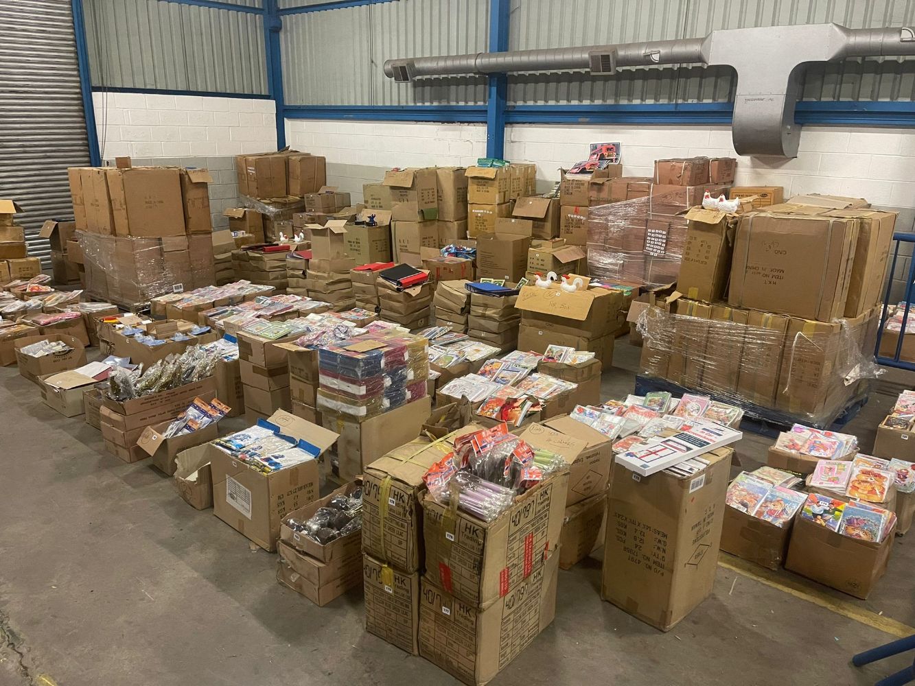 OVER £75,000 OF NEW CLEARNCE WAREHOUSE STOCK, ALL IN BULK TRADE LOTS FOR RESELLERS & TRADERS - CARBOOTERS DREAM - EVERY THING MUST GO!!!