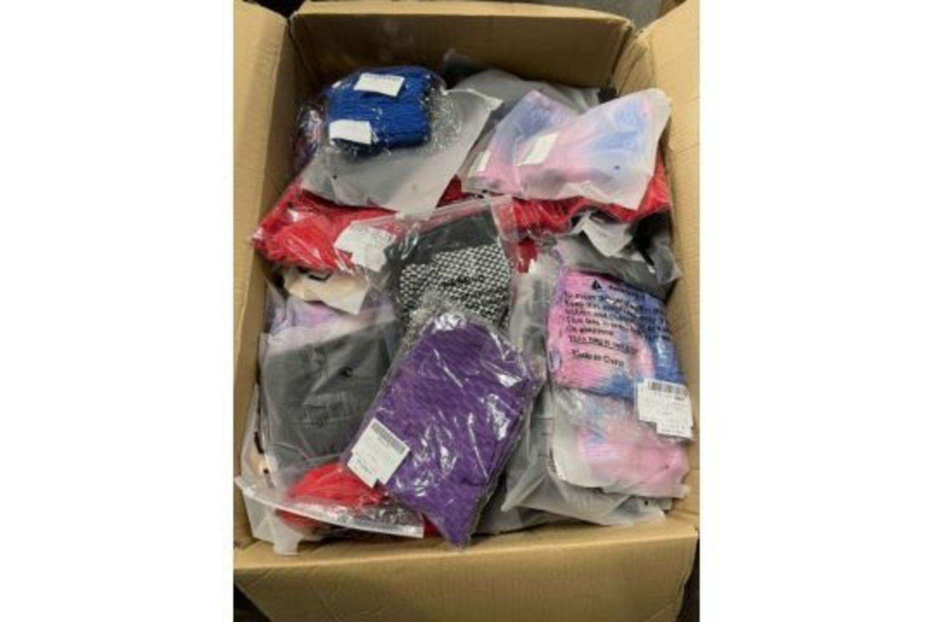 RRP £30 TO £90 - X3 SIZE LARGE NEW ASSORTED WOMENS AMAZON GYM CLOTHING - CAN CONTAIN TOPS AND BOTTOM