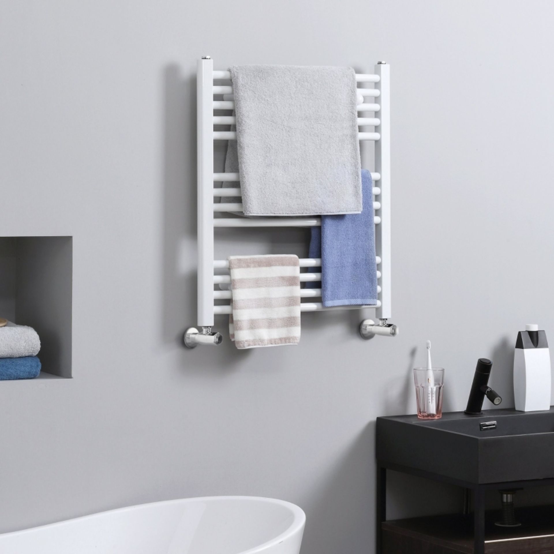 RPP £79.99 -HOMCOM Curved Heated Towel Rail, Hydronic Bathroom Ladder Radiator Towel Warmer For - Image 2 of 4