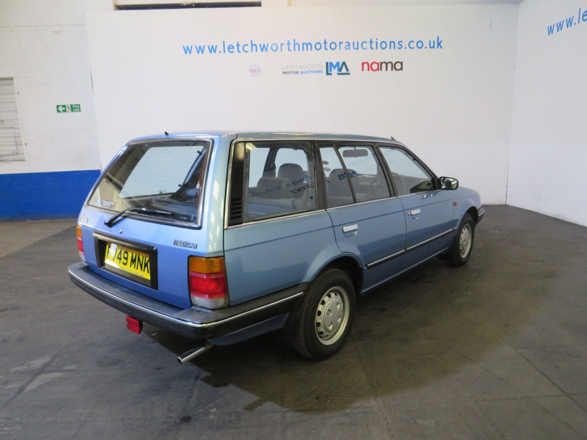 1989 Mazda 323 GLX Executive Estate - 1498cc - Image 6 of 27