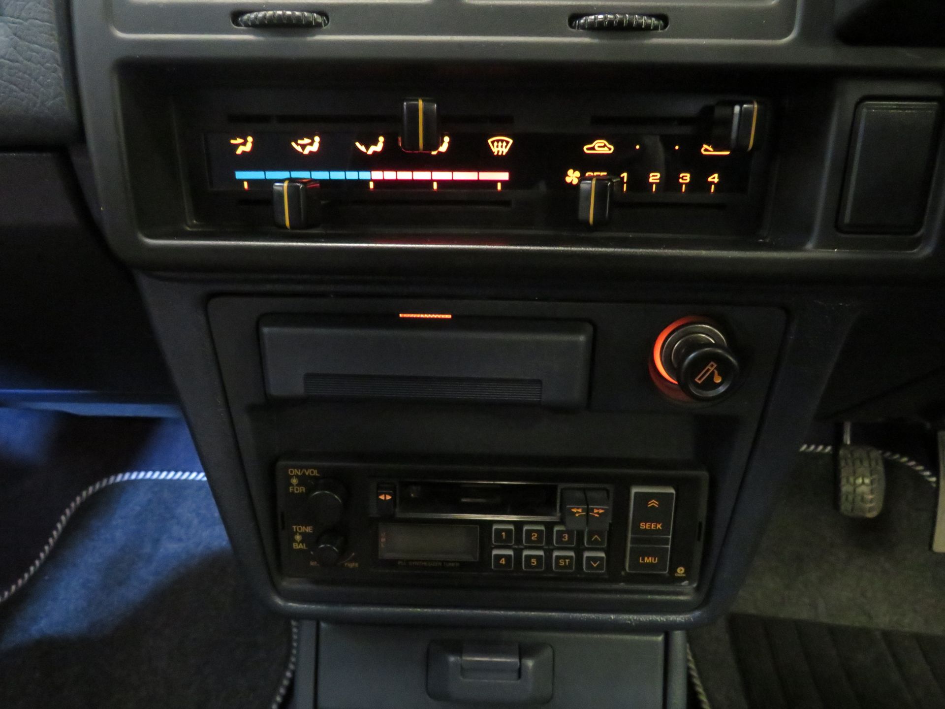 1989 Mazda 323 GLX Executive Estate - 1498cc - Image 10 of 27