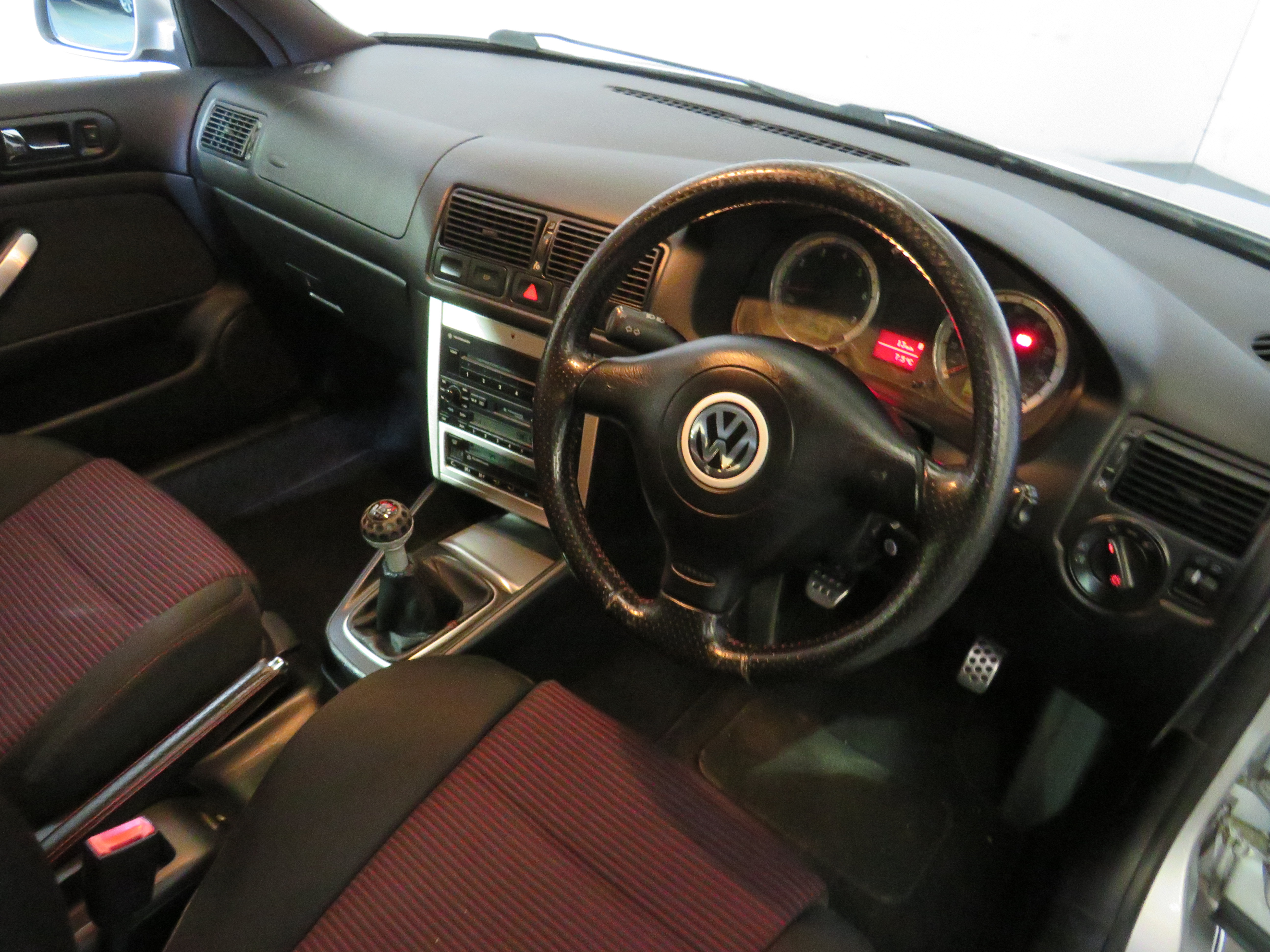 2002 Volkswagen Golf GTI 25th Anniversary - 1781cc - Image 9 of 19