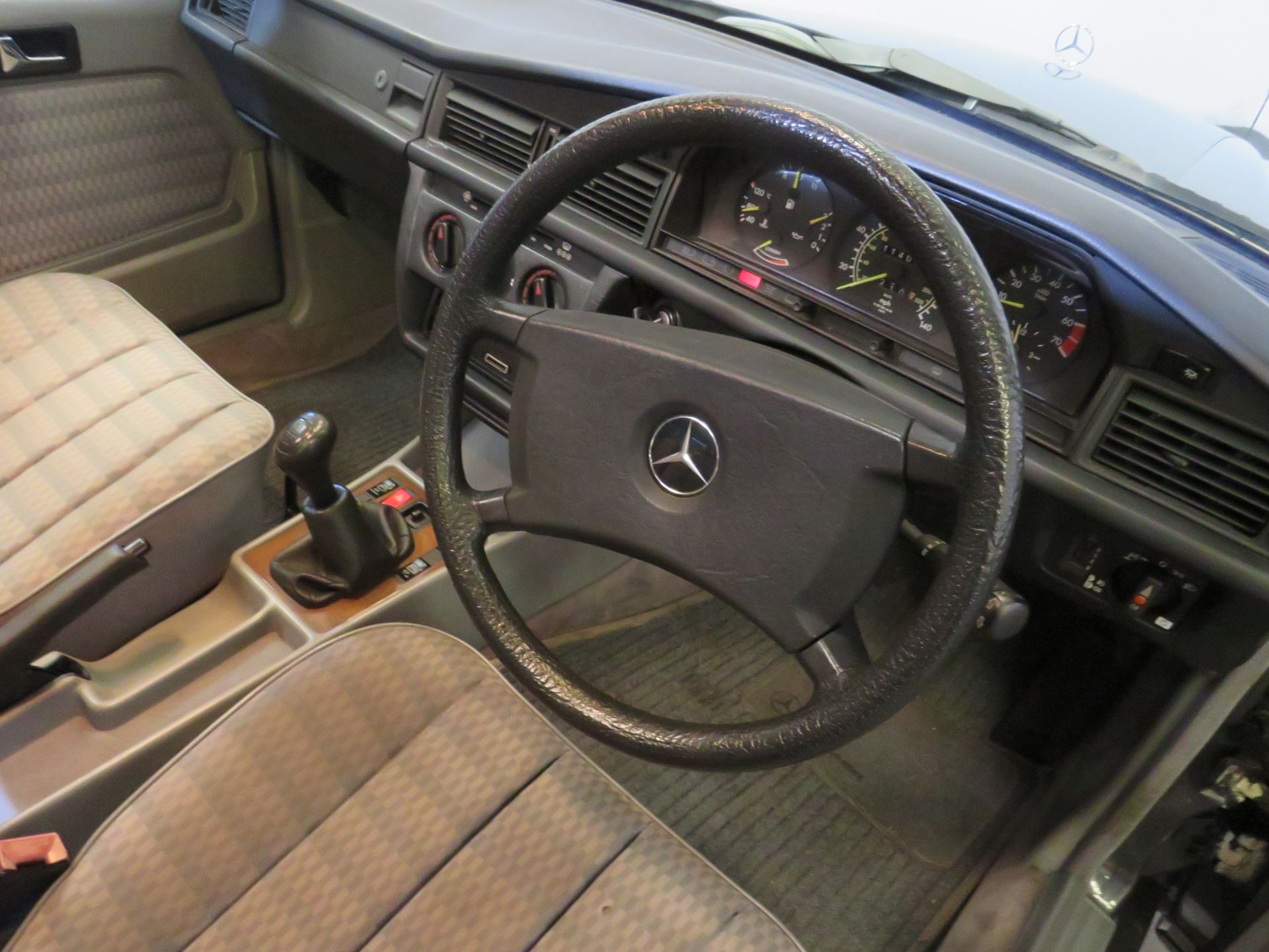 1989 Mercedes 190E Manual - 1997cc - Image 9 of 21