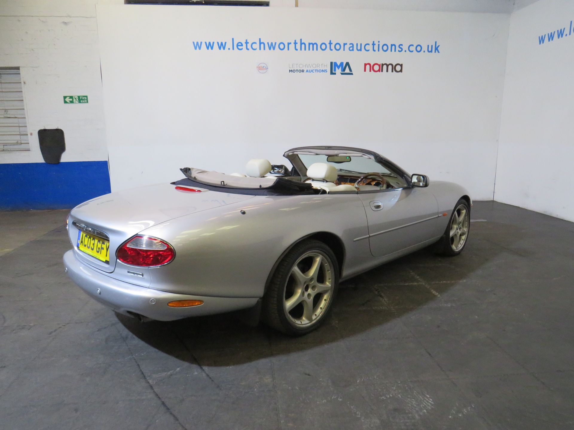 2003 Jaguar XK8 Convertible Auto - 4196cc - Image 11 of 23