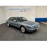 2001 Jaguar XJ8 - 3248cc